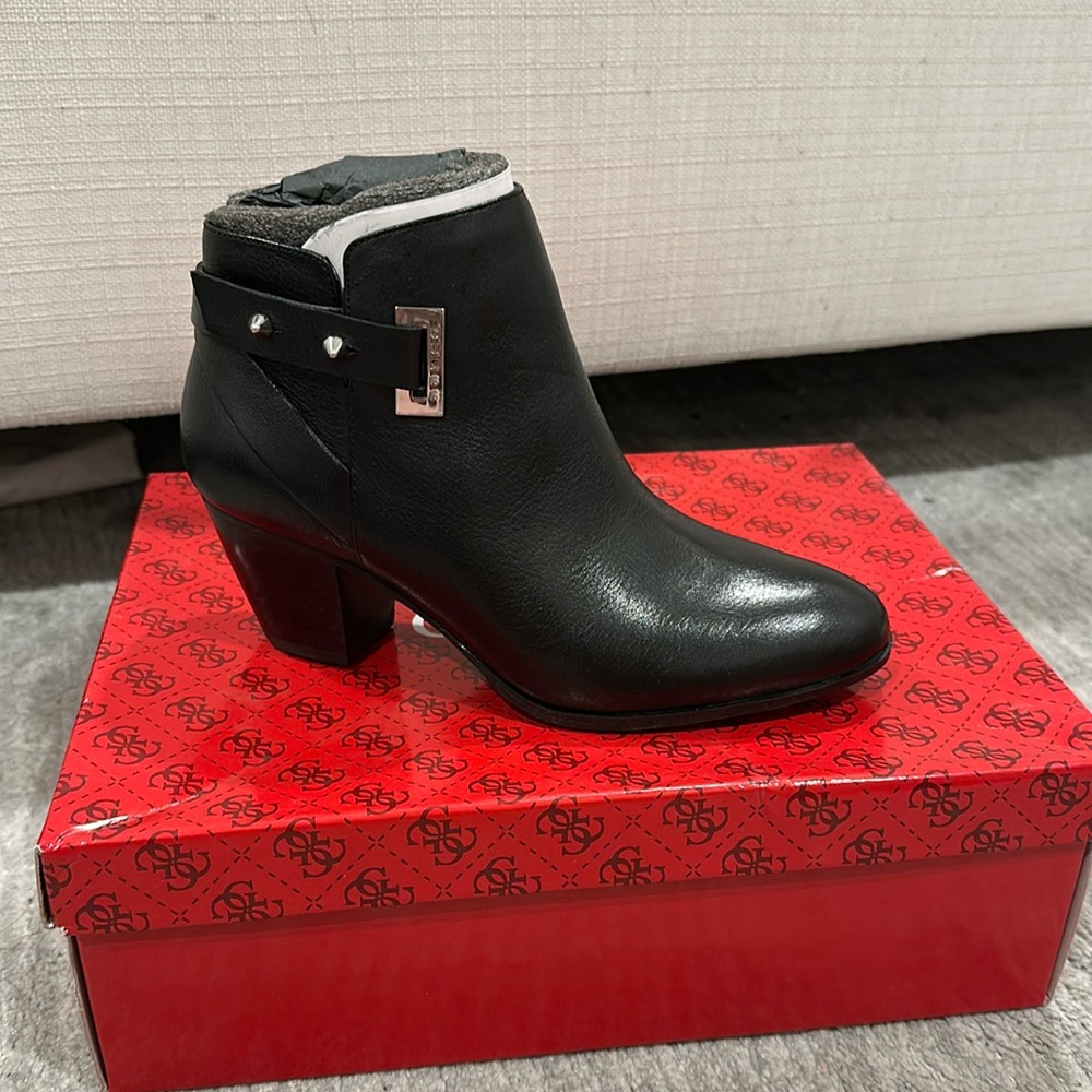 GUESS boots